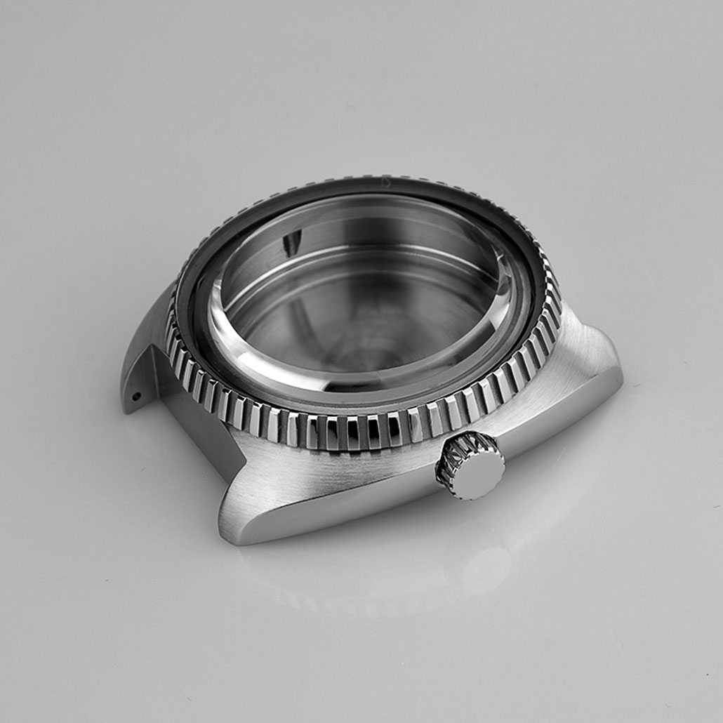 WC044 Simple Metal Watch Case With Large, Knurled Bezel