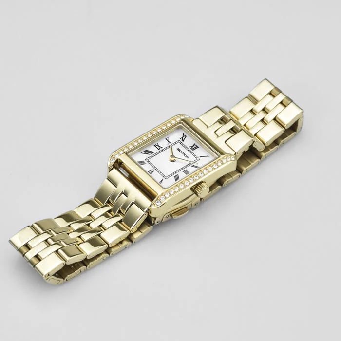 Square Retro Women's Watch Timelessly Elegant Luxuriously Crafted with a Vintage Charm